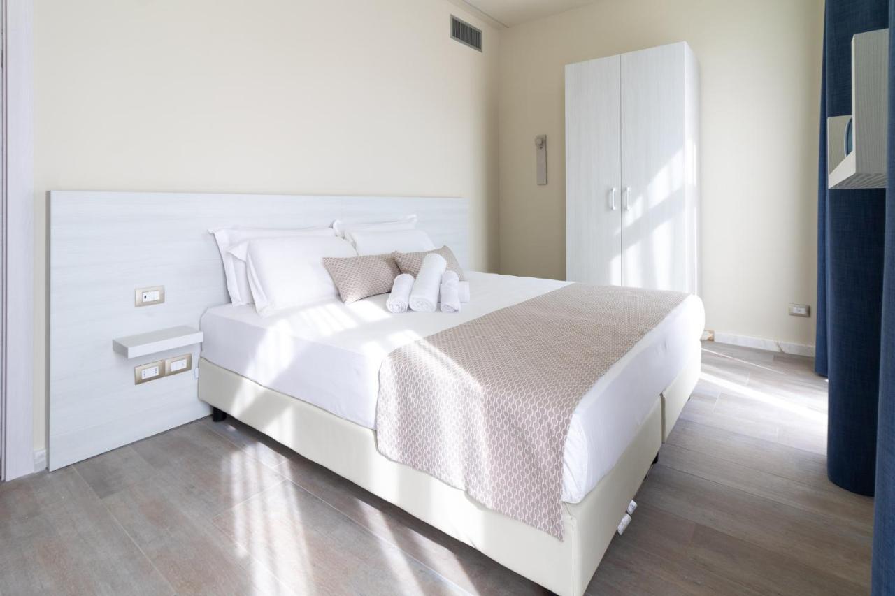 Doride Suites Boutique Hotel Marina Di Carrara Exteriör bild