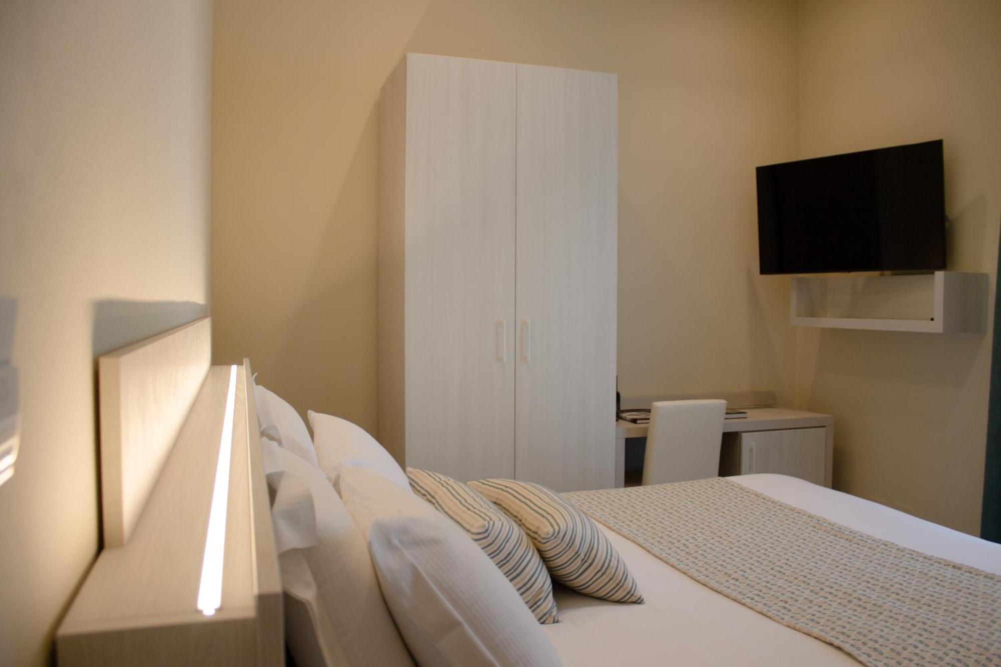 Doride Suites Boutique Hotel Marina Di Carrara Exteriör bild